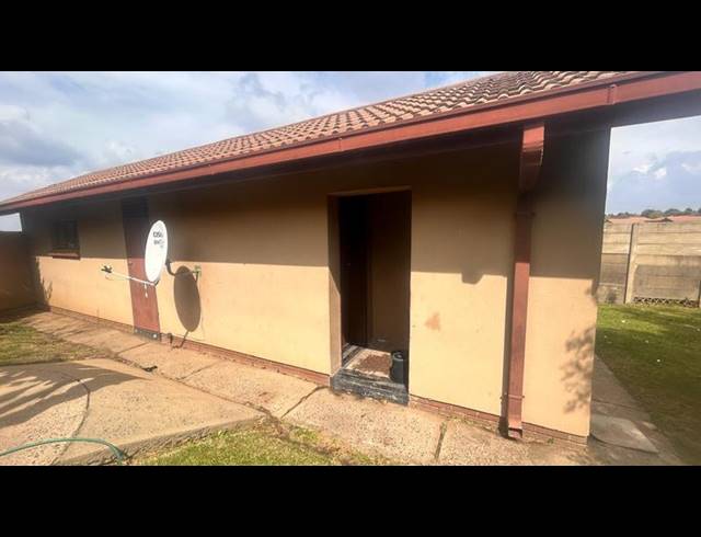3 BEDROOM HOUSE FOR SALE IN KOSMOSPARK